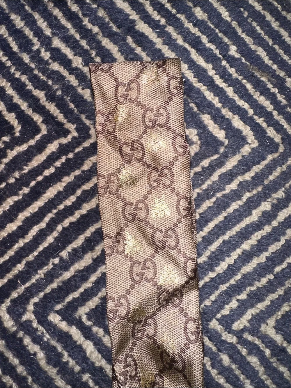 Gucci Beige GG Monogram Silk Twilly with Navy Tips and Red Stripe